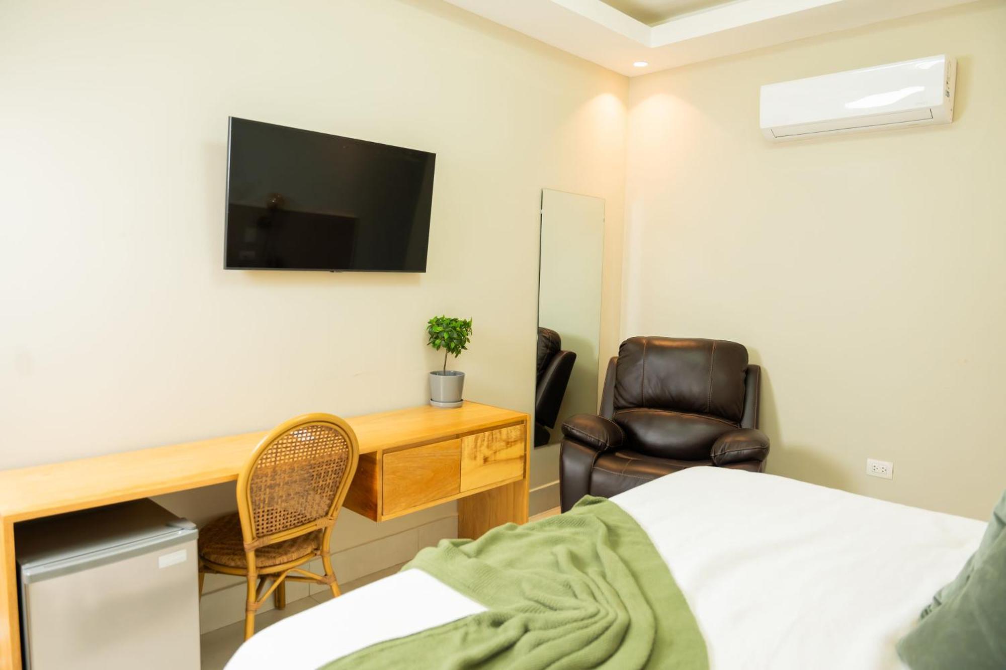Hotel Stay Here Suites Санто Доминго Екстериор снимка