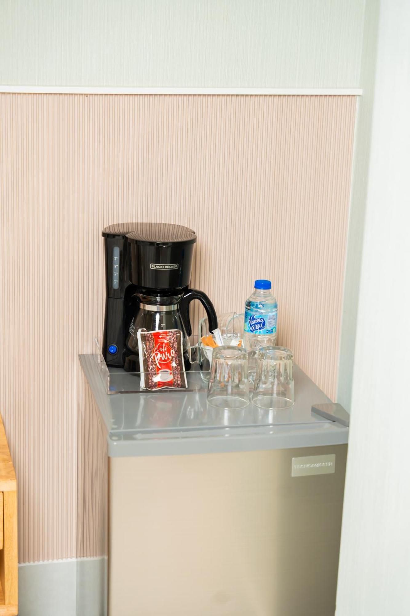 Hotel Stay Here Suites Санто Доминго Екстериор снимка
