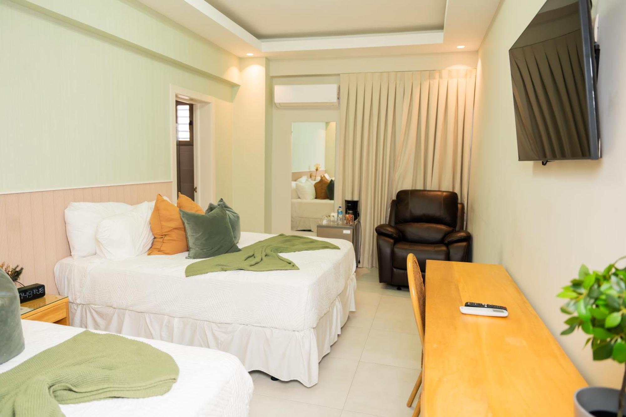 Hotel Stay Here Suites Санто Доминго Екстериор снимка